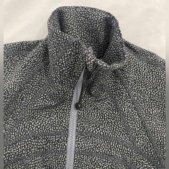 Lululemon Define Jacket size 6 - Picture 2 of 8